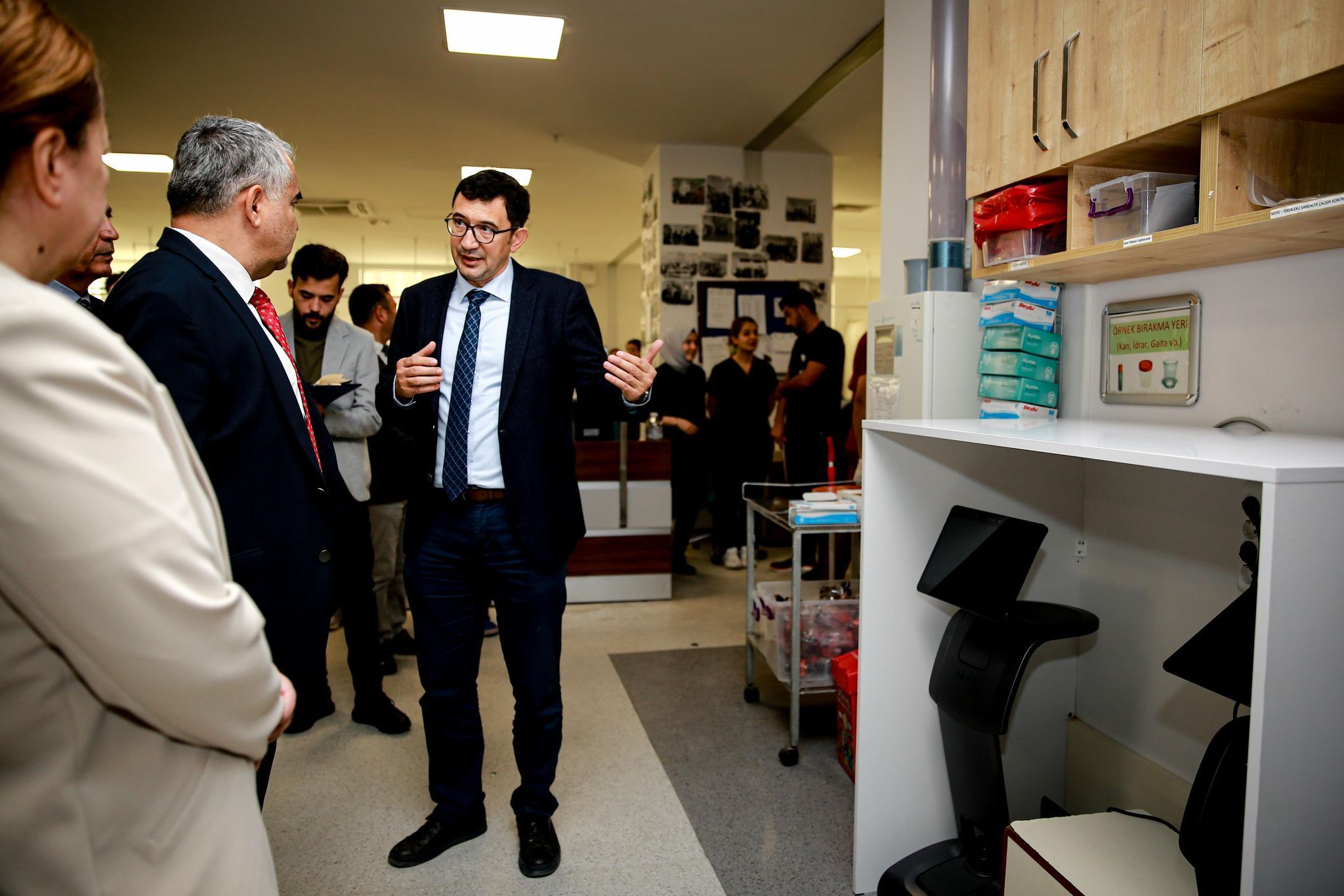 Pilot Application of “Assistant’s Assistant” Robots Launched at ADU Emergency Clinic